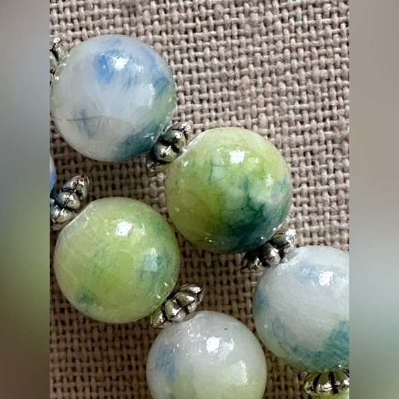 20 inch Jade and Chalcedony bead necklace NWOT - Picture 4 of 10